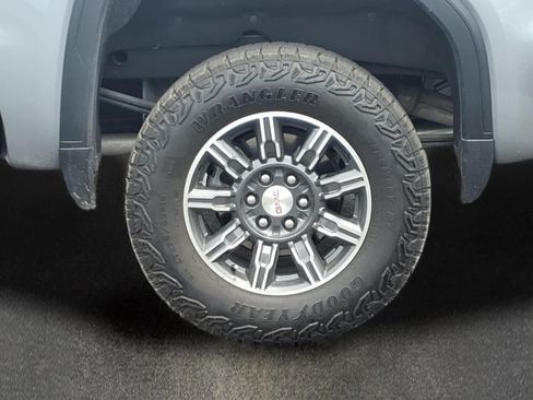 Used 2025 GMC Sierra 1500 AT4 AWD/4WD image 3