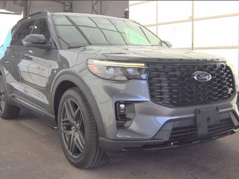 Used 2025 Ford Explorer ST w/ Sun And Sound Package AWD/4WD image 2