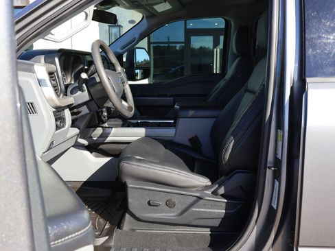 Used 2023 Ford F350 XLT w/ FX4 Off-Road Package image 9