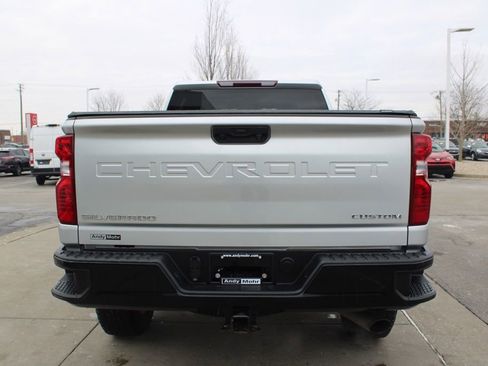 Used 2022 Chevrolet Silverado 2500 Custom w/ Custom Convenience Package image 8
