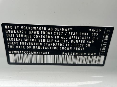 New 2025 Volkswagen Golf SE image 31