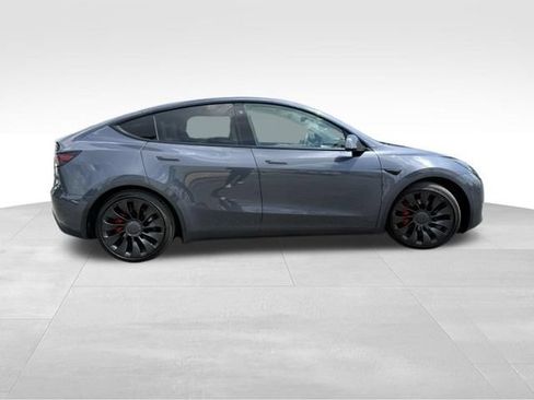 Used 2022 Tesla Model Y Performance AWD/4WD image 9