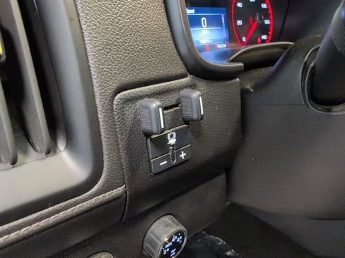 Certified 2016 GMC Canyon SLT w/ Driver Alert Package AWD/4WD image 18