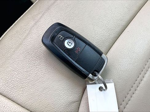 Used 2017 Ford Edge SEL w/ Equipment Group 201A AWD/4WD image 14