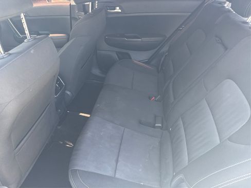 Used 2020 Kia Sportage LX image 12