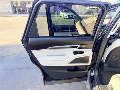 Used 2020 Kia Telluride S AWD/4WD image 18