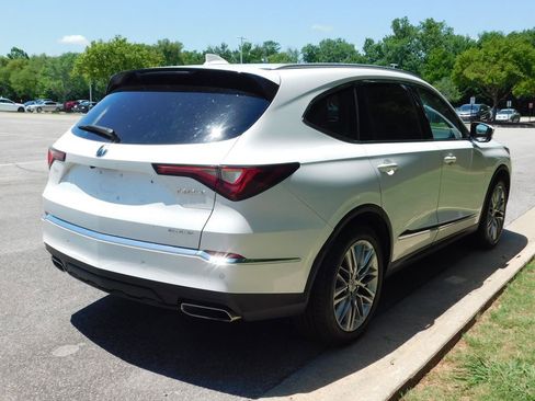 Used 2023 Acura MDX SH-AWD w/ Advance Package image 4
