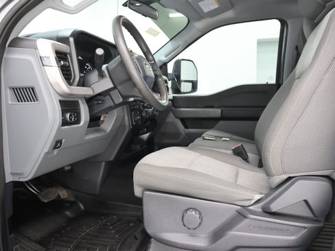 Used 2024 Ford F250 XL w/ STX Appearance Package AWD/4WD image 8