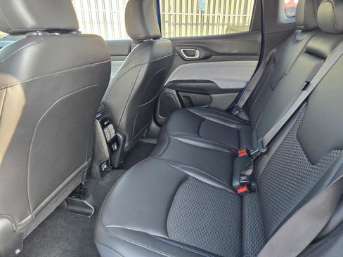 Used 2025 Jeep Compass Latitude image 26