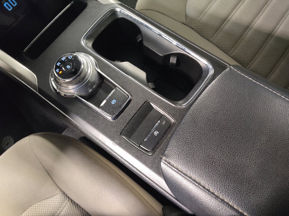 Used 2019 Ford Fusion SE FWD image 26