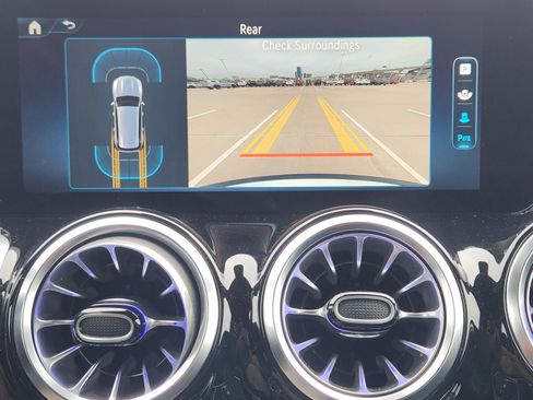 Used 2024 Mercedes-Benz GLB 250 GLB 250 image 18