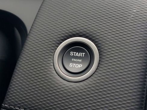 Certified 2025 Land Rover Discovery Sport Dynamic SE image 30