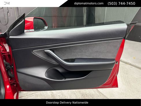 Used 2018 Tesla Model 3 Performance image 23