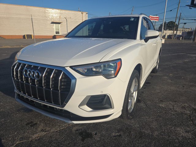 Used 2020 Audi Q3 2.0T Premium w/ Convenience Package AWD/4WD image 1