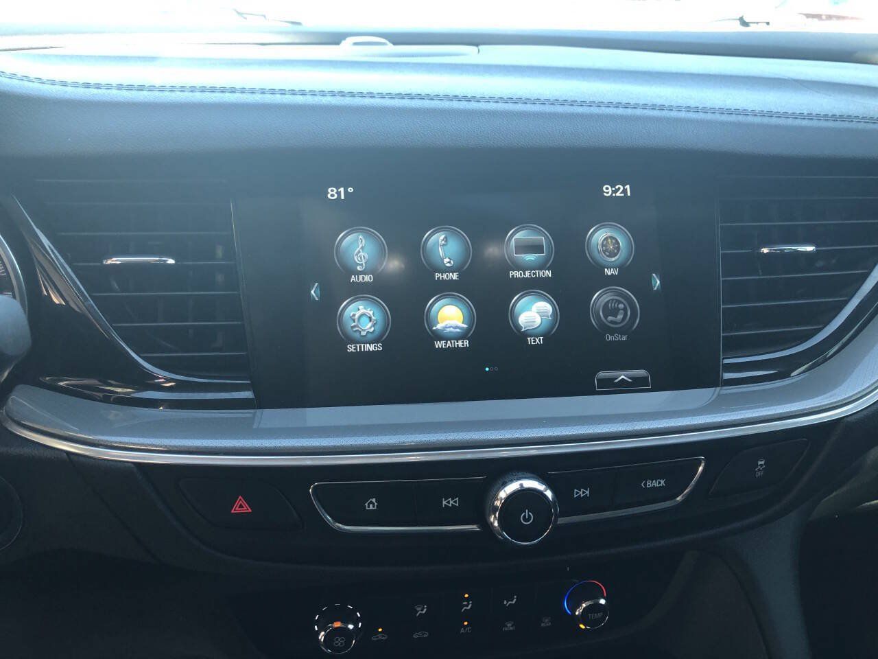 Used 2018 Buick Regal Preferred w/ Sights and Sounds Package AWD/4WD image 13