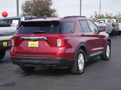 Certified 2021 Ford Explorer XLT image 6