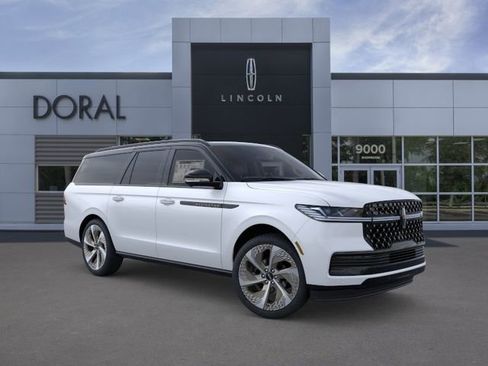 New 2026 Lincoln Navigator L Black Label AWD/4WD image 7