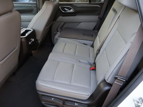 Used 2022 GMC Yukon SLT w/ SLT Luxury Package image 31