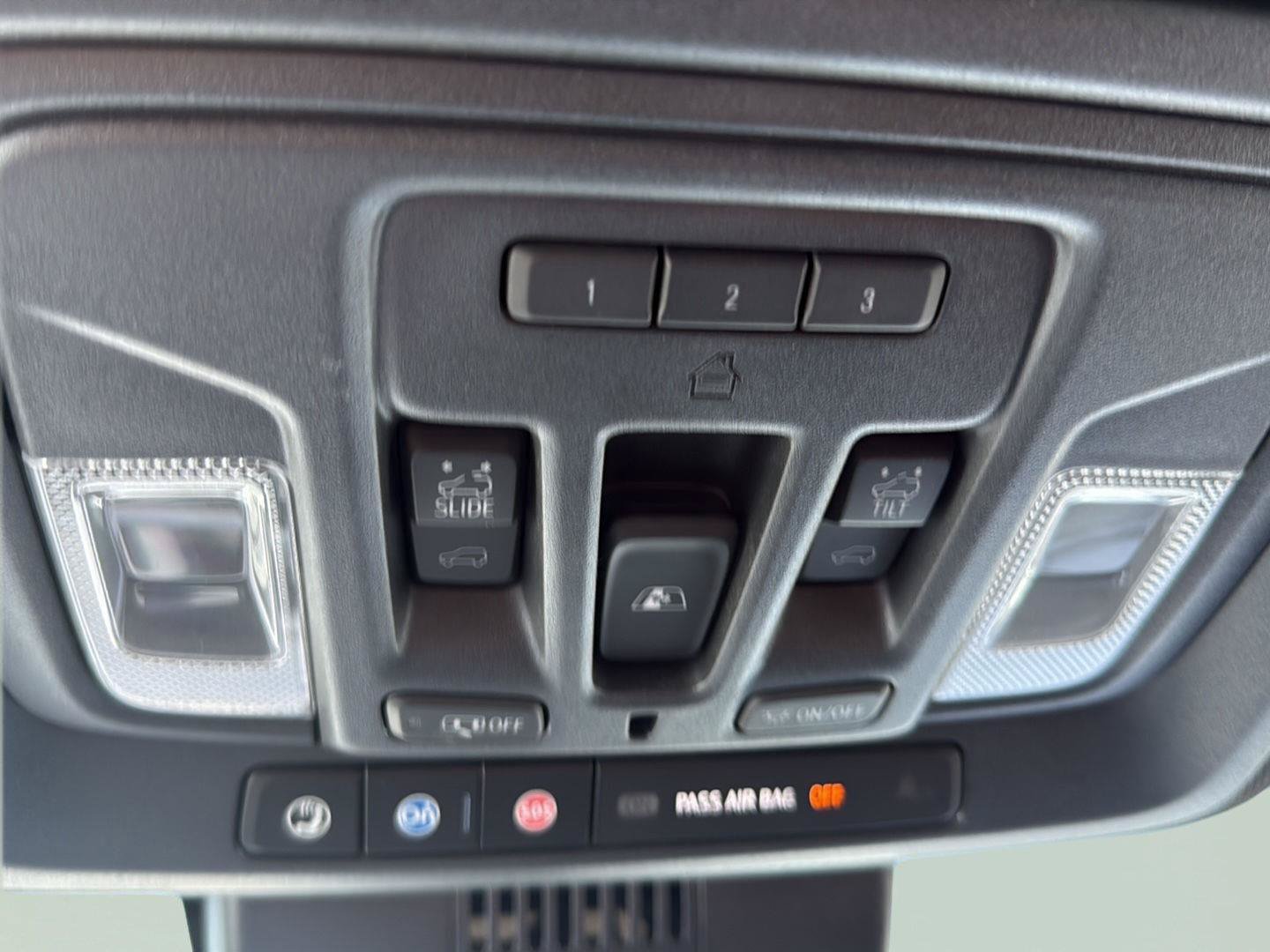 Used 2025 Chevrolet Silverado 3500 High Country w/ Technology Package AWD/4WD image 25