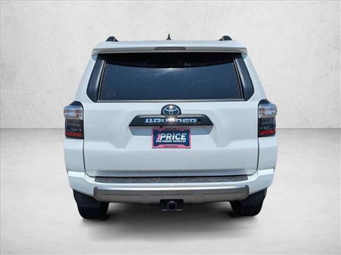Used 2020 Toyota 4Runner TRD Off-Road AWD/4WD image 7