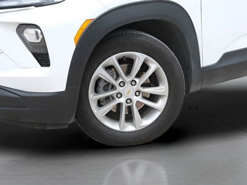 Used 2024 Chevrolet TrailBlazer LS w/ LS Confidence Package FWD image 32