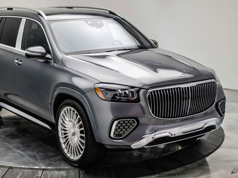 Used 2024 Mercedes-Benz Maybach GLS 600 4MATIC image 33