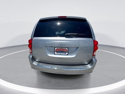 Used 2019 Dodge Grand Caravan SXT FWD image 6