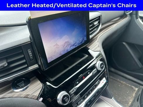 Used 2022 Ford Explorer Limited w/ Equipment Group 301A AWD/4WD image 7