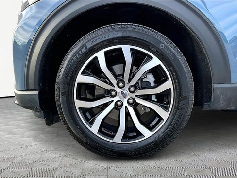 Certified 2025 Ford Explorer ST-Line image 9