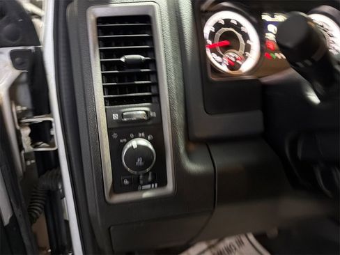 Used 2017 RAM 1500 Express image 18