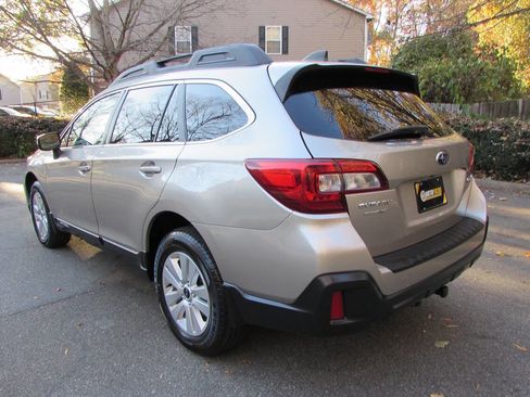 Used 2019 Subaru Outback 2.5i Premium w/ Popular Package #2 image 4