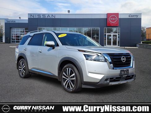 Used 2023 Nissan Pathfinder Platinum AWD/4WD image 1