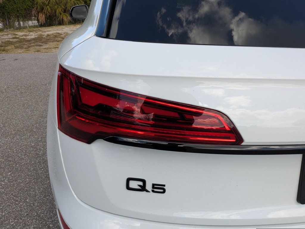 Used 2024 Audi Q5 e Premium Plus w/ Premium Plus Package AWD/4WD image 14