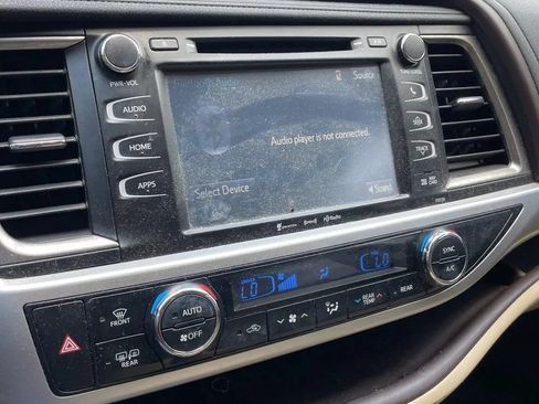 Used 2016 Toyota Highlander XLE AWD/4WD image 28