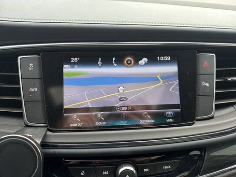 Used 2018 Buick Enclave Essence image 17