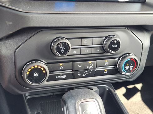 New 2025 Ford Bronco 4-Door image 19