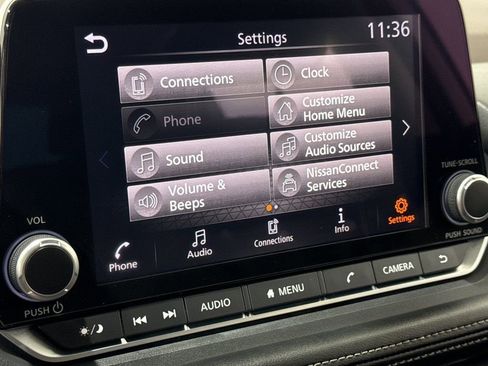 Used 2023 Nissan Rogue SV image 38