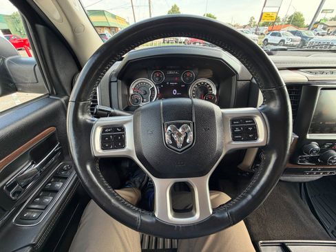 Used 2016 RAM 1500 Laramie w/ Convenience Group AWD/4WD image 11