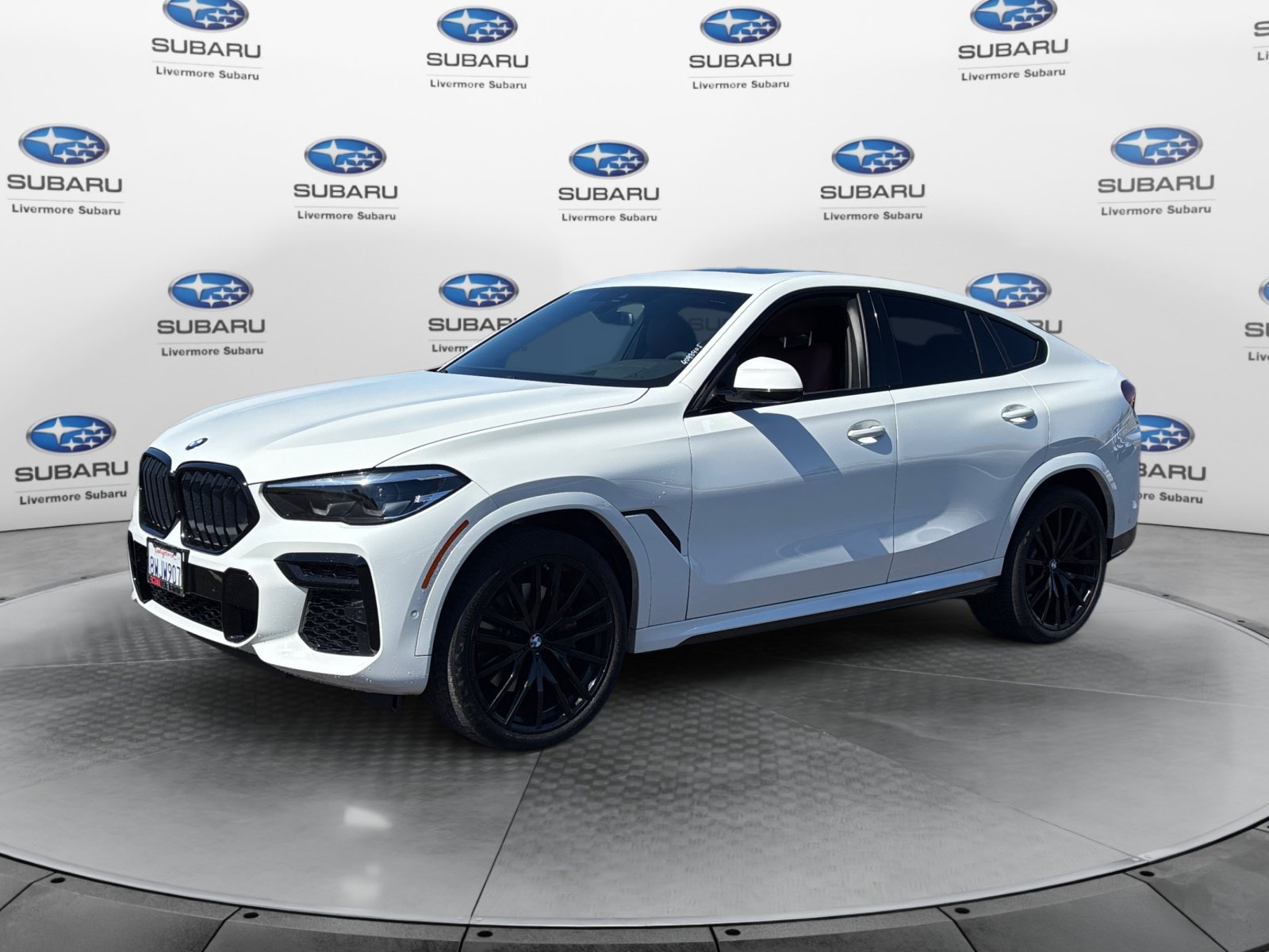 Used 2022 BMW X6 xDrive40i w/ M Sport Package AWD/4WD image 2