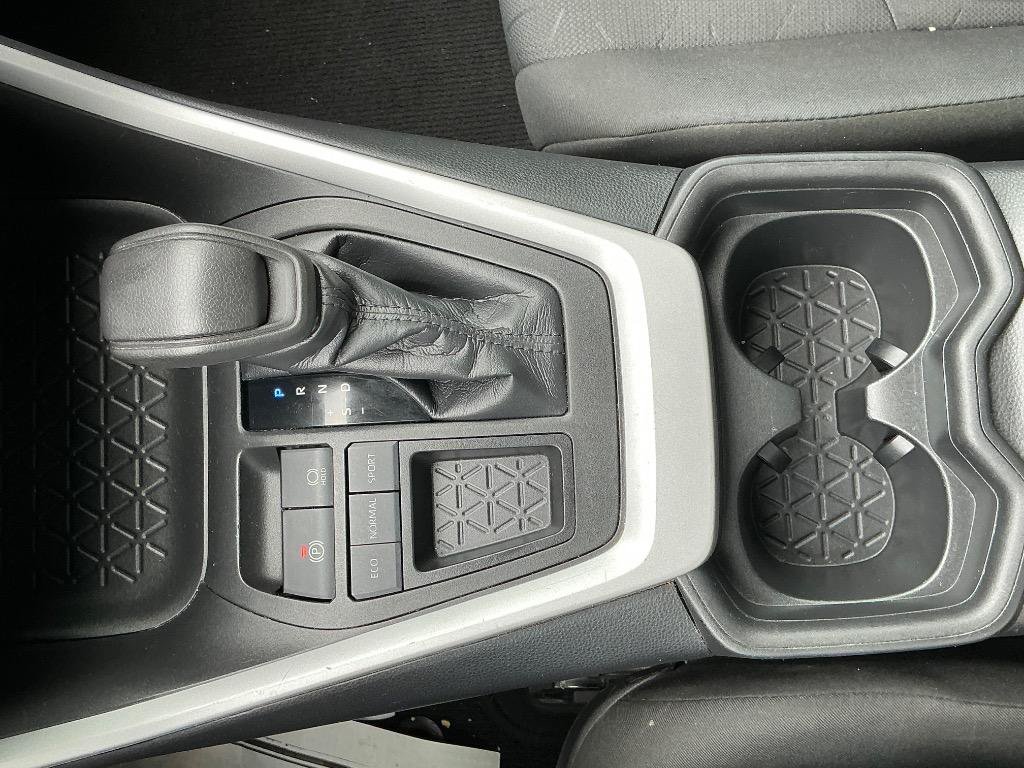 Used 2021 Toyota RAV4 XLE FWD image 19