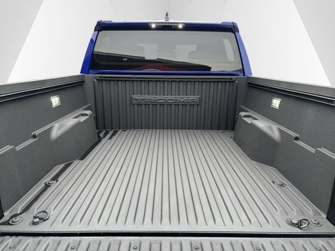 Used 2024 Toyota Tacoma TRD Off-Road image 32