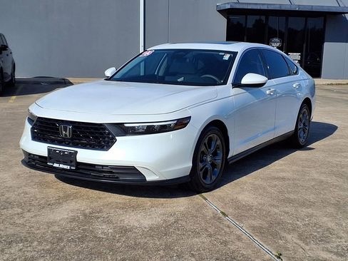 Used 2023 Honda Accord EX image 3
