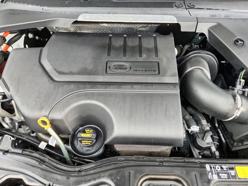 Certified 2025 Land Rover Discovery Sport S image 9