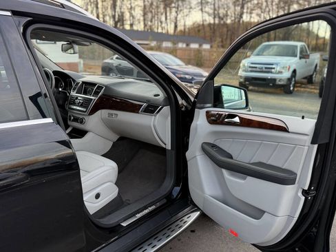 Used 2016 Mercedes-Benz GL 450 GL 450 4MATIC AWD 4dr SUV w/ Premium I Package image 19