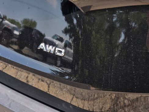 Used 2023 Nissan Rogue S AWD/4WD image 8