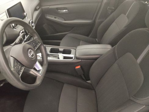 Used 2024 Nissan Sentra SV FWD image 17