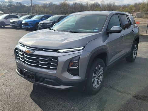 Used 2026 Chevrolet Equinox LT image 2