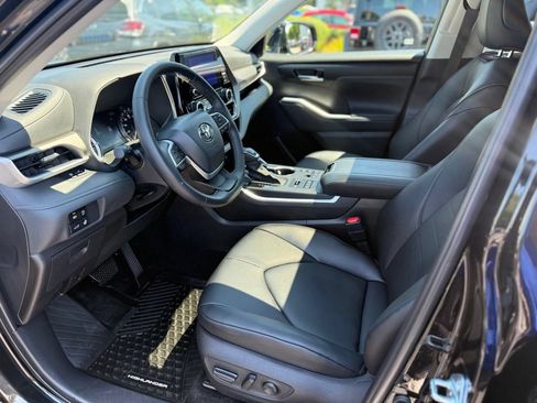 Used 2026 Toyota Highlander XLE AWD/4WD image 15