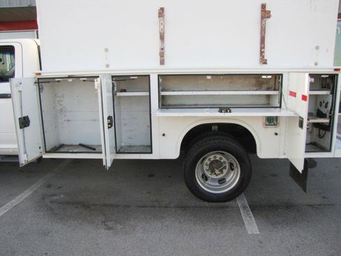 Used 2012 RAM 5500 SLT w/ Max Tow Pkg image 13