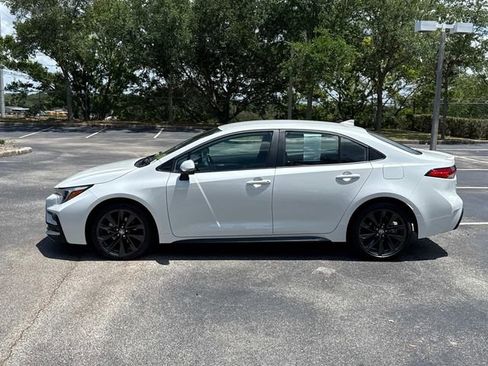 Used 2025 Toyota Corolla SE FWD image 6